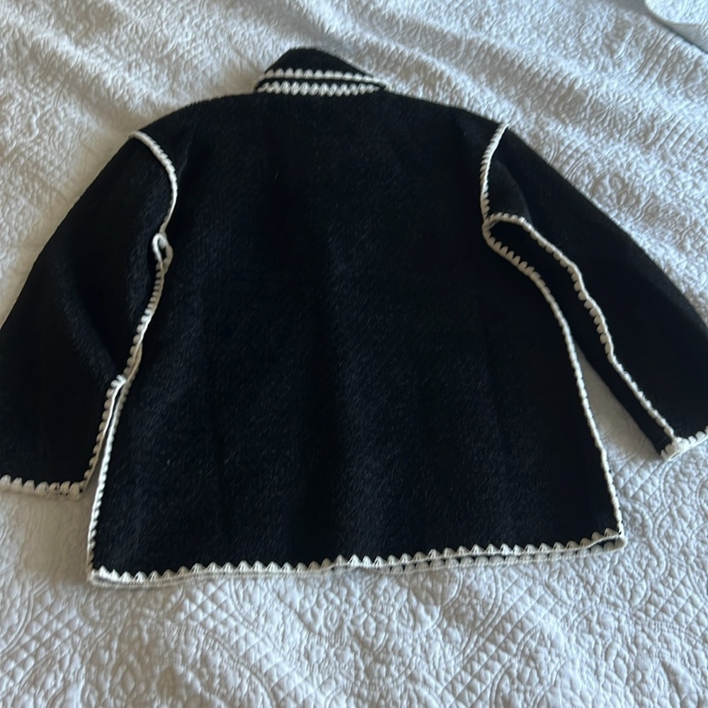 Endless Rose Stitched Throw Cardigan - Picture 7 of 11